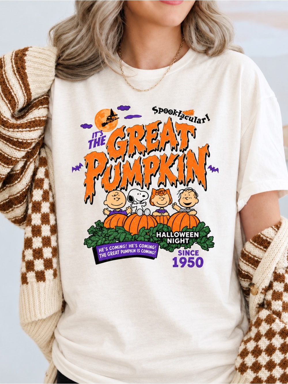 Gildan Peanuts The Great Pumpkin Charlie Brown and Snoopy Halloween Ivory Tshirt